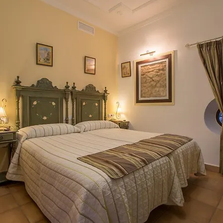 Hotel La Del Infante 3*