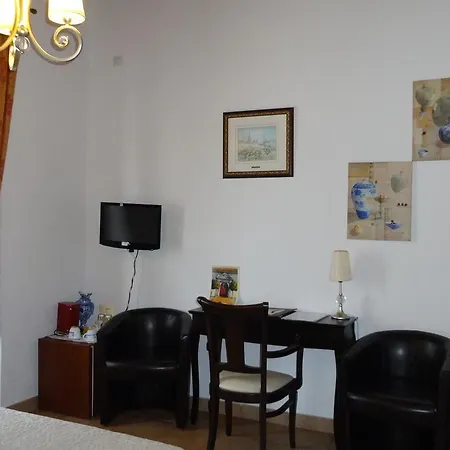 La Del Infante 3*
